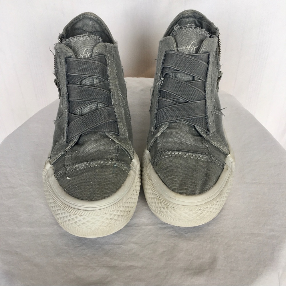 Blowfish size 6.5 sneakers